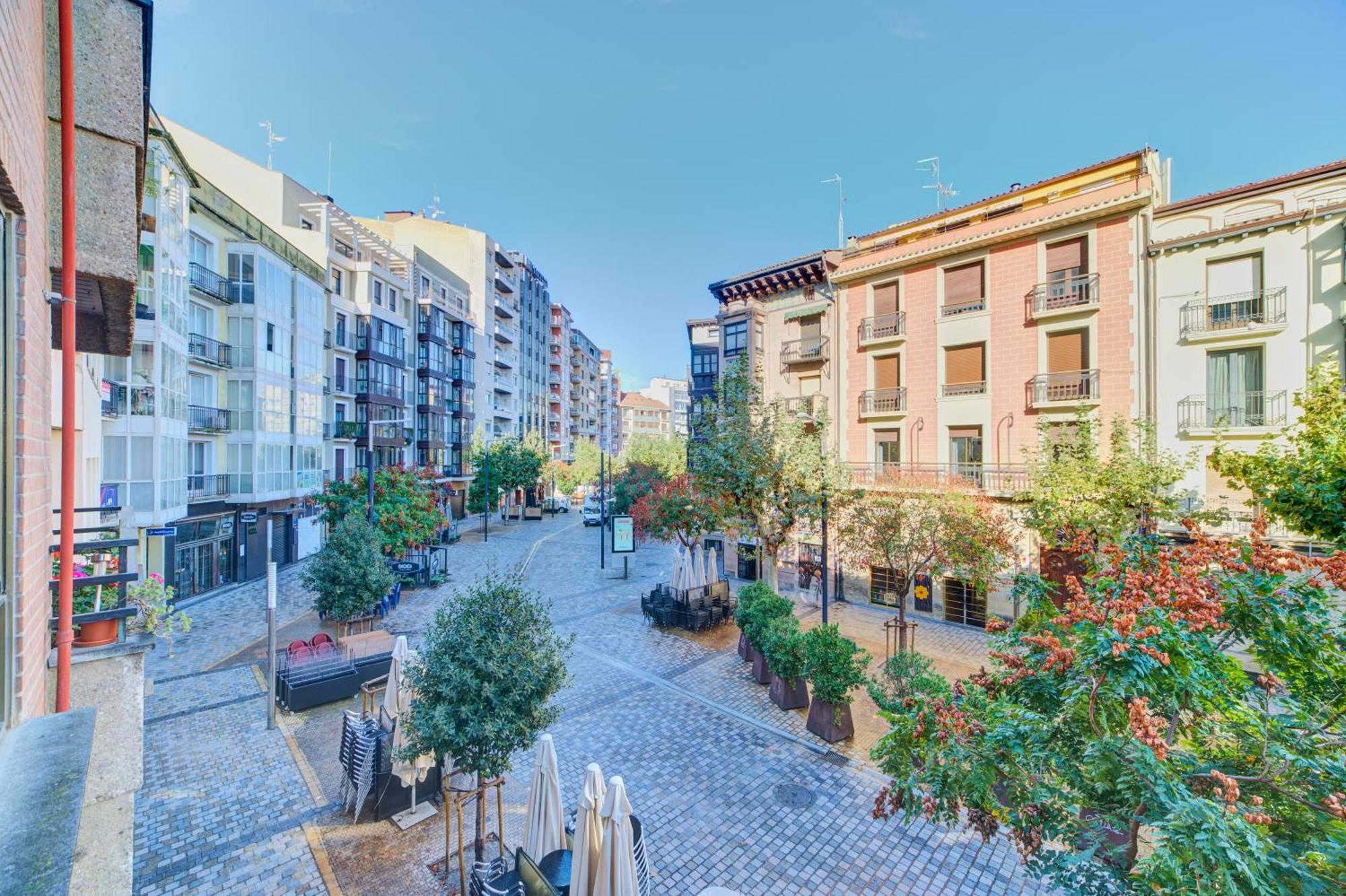 Apartamento Breton De Los Herreros Logrono Bagian luar foto